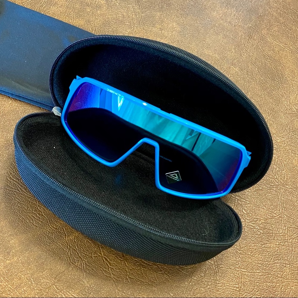 Oakley Sutro Sky/Prizm Sapphire Sunglasses *NEW*